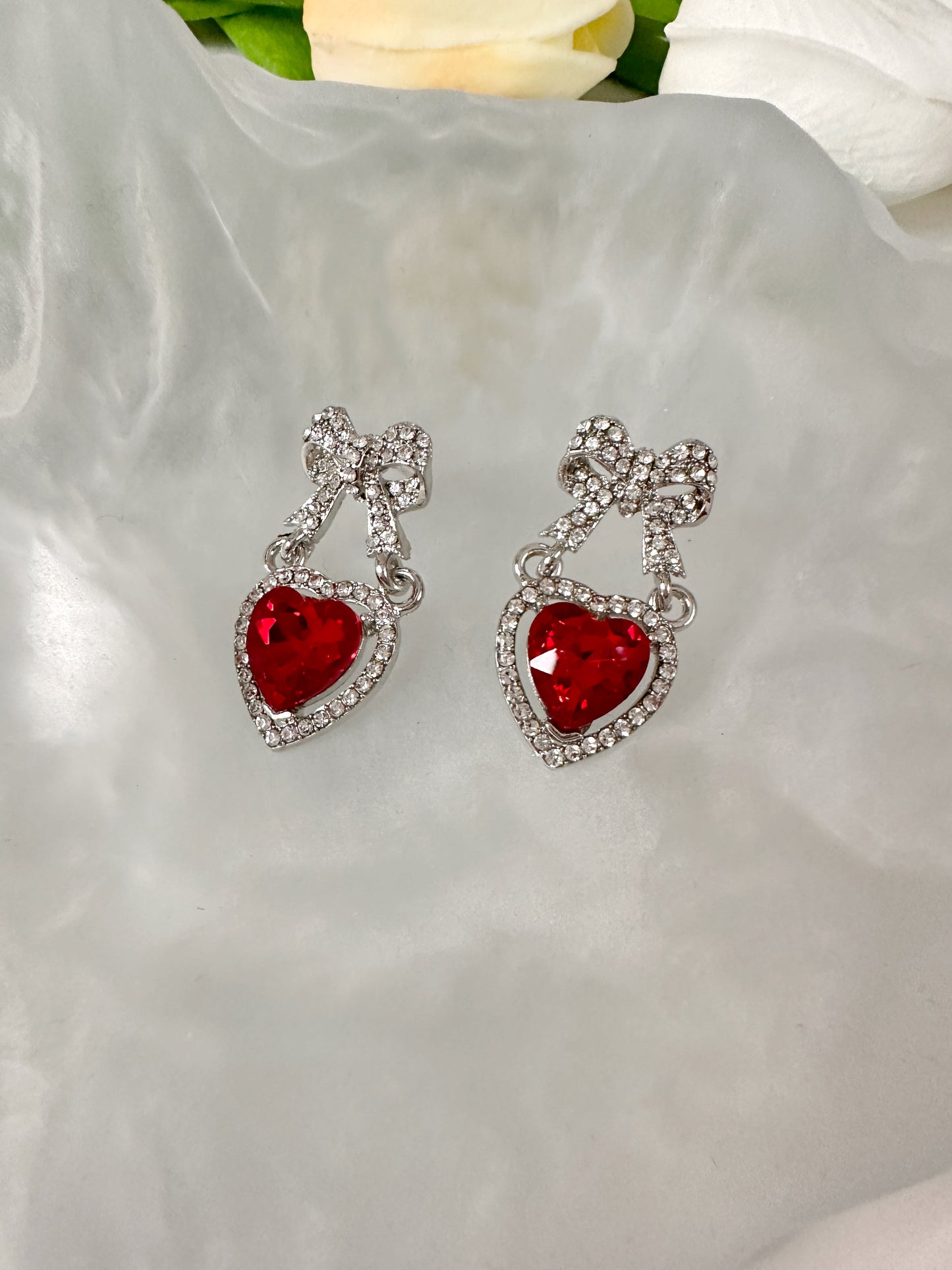 Full diamond bowknot earrings, niche design court style court style heart-shaped earrings