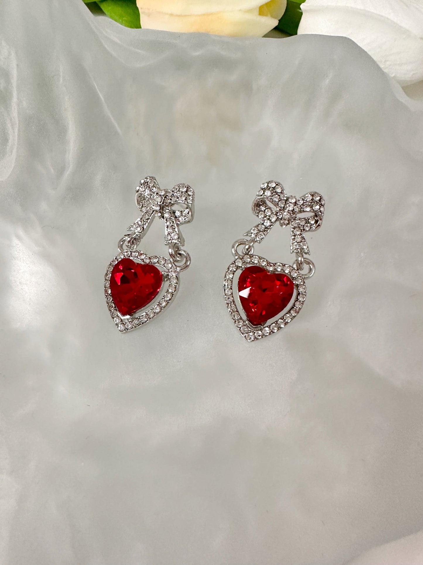 Full diamond bowknot earrings, niche design court style court style heart-shaped earrings