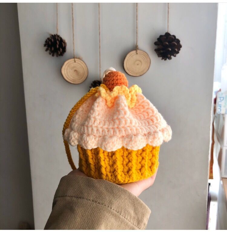 Hand-knitted cake bag sweet lady messenger wool coin purse net red beam mouth bag